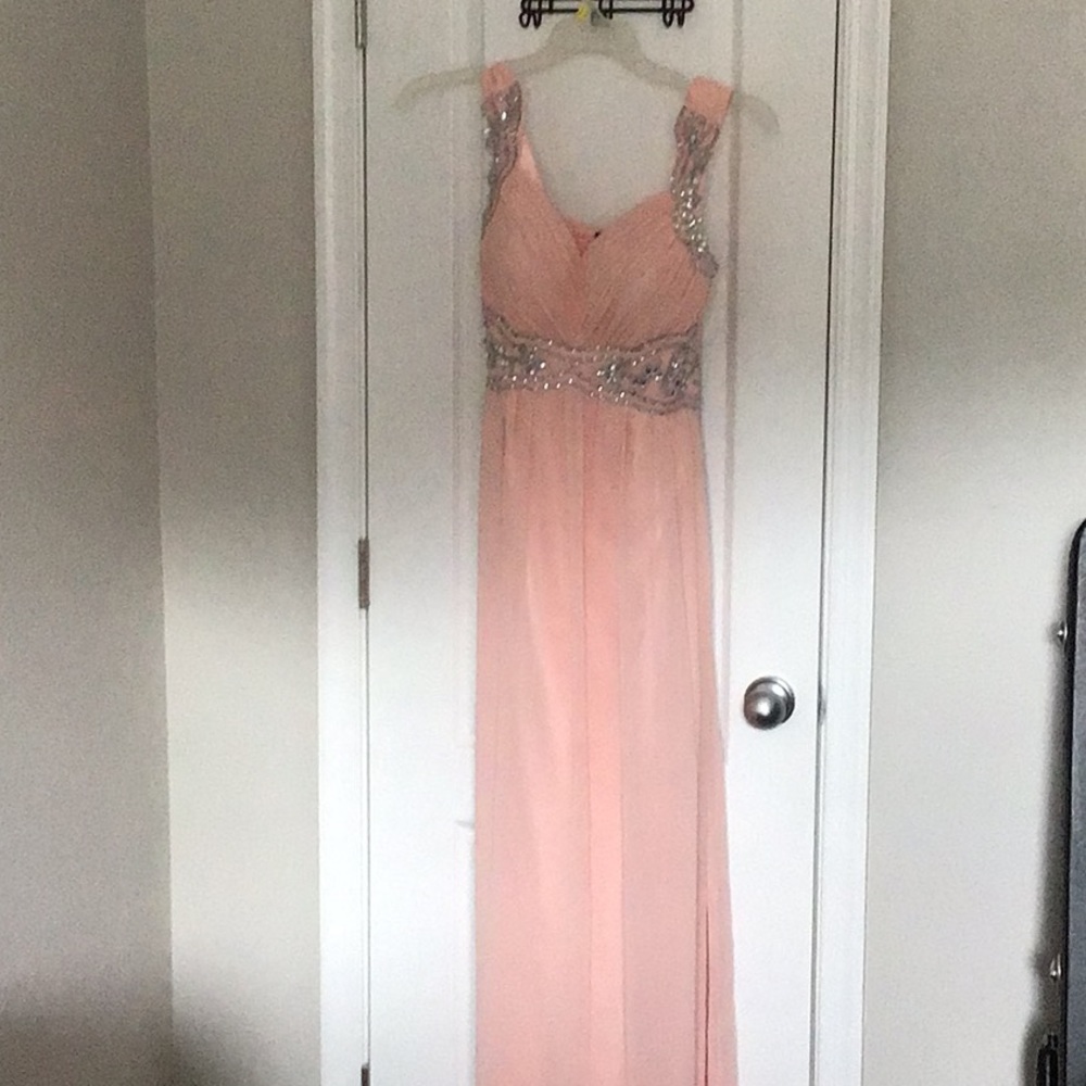 Pink dress, perfect for prom, wedding or pageant